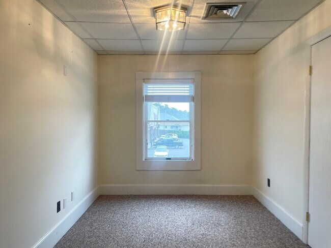 Building Photo - 228 Main St