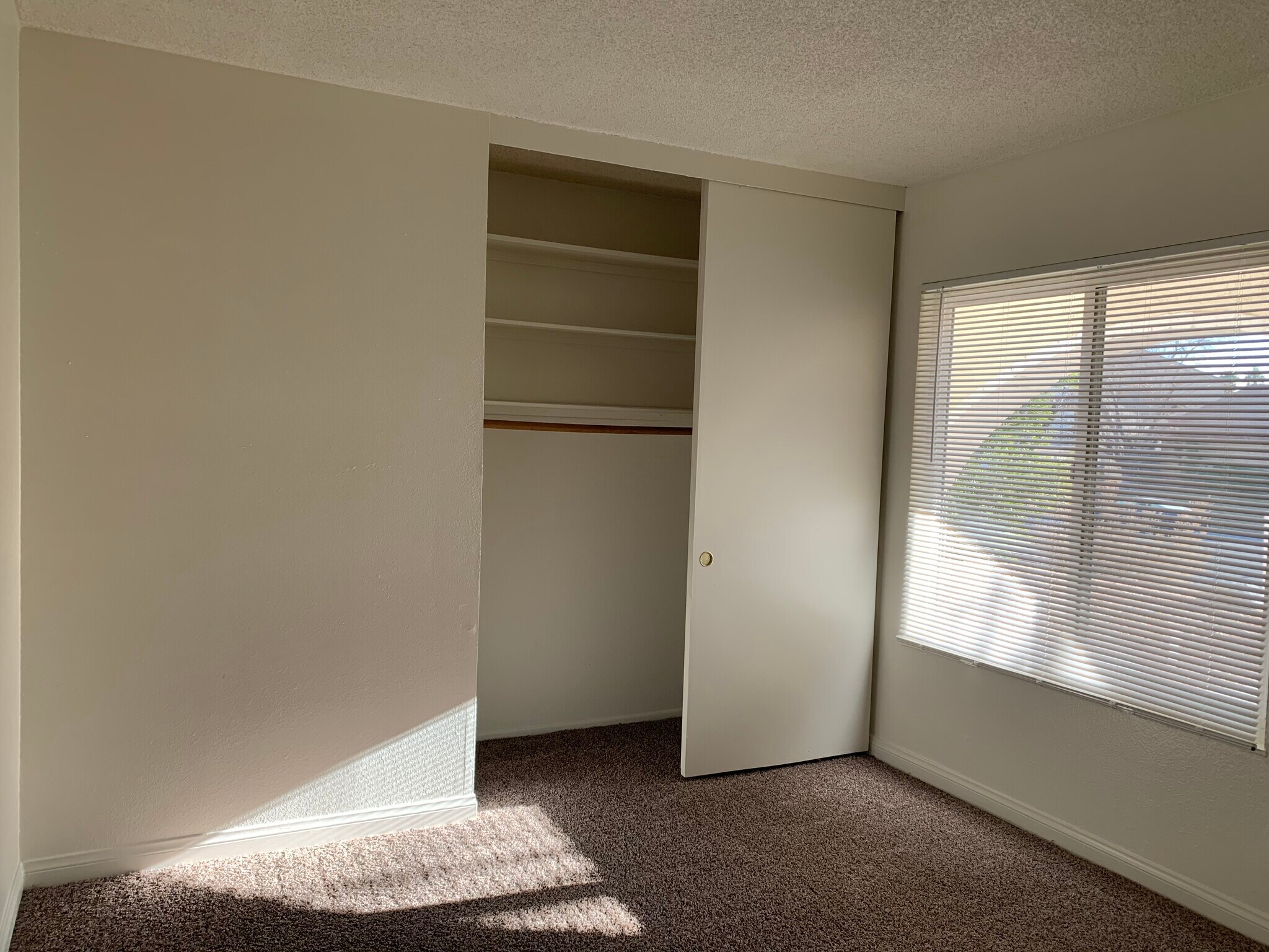 Building Photo - 4096 Autumn St