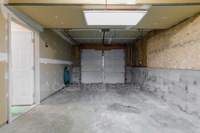 Building Photo - 339 Clifford Dr