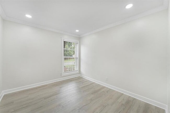 Building Photo - 6073 Fieldcrest Dr