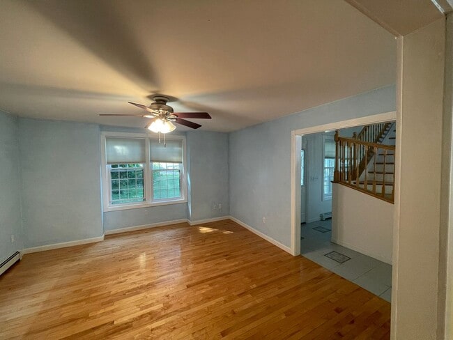 Building Photo - 3 Bed 2.5 Bath Home in Dover