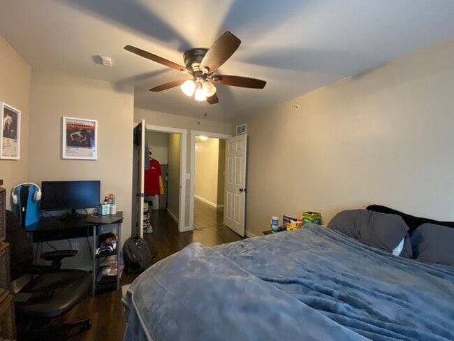 Building Photo - $4,400 | 5 Bedroom, 3 Bathroom Condo | NO ...