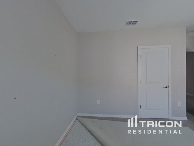 Building Photo - 226 Amber Way