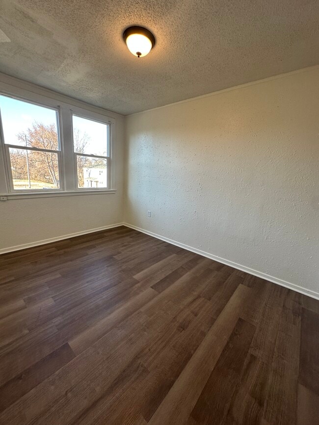 Building Photo - 33 Riley Mnr