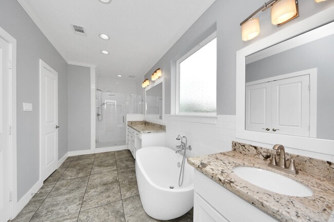 Building Photo - 1320 Dorothy St