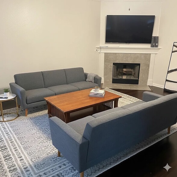 Building Photo - Room in House on Narrow Glen Pkwy