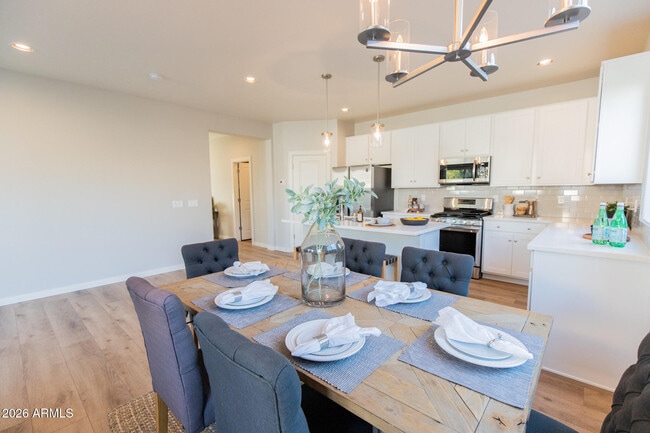 Building Photo - 3726 E Flower St