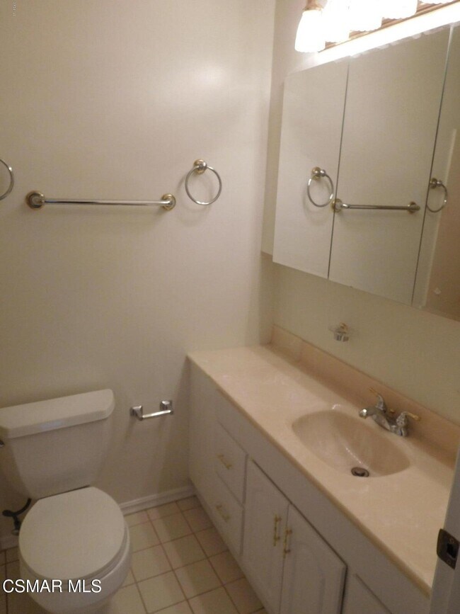 Building Photo - 1394 Sycamore Dr