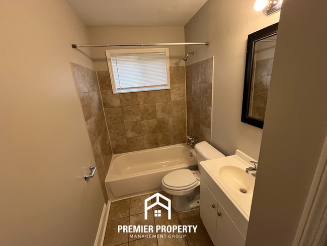 Building Photo - 3816 Cazassa Rd