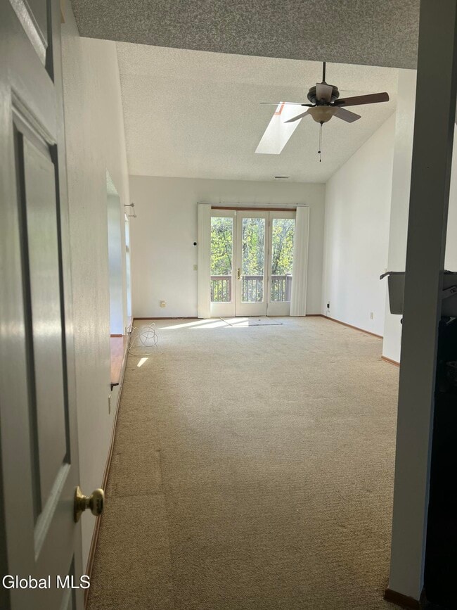 Building Photo - 4607 Foxwood Dr S