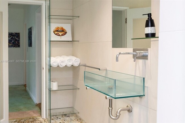 Building Photo - 750 NE 120th St