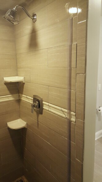 Building Photo - 7 Augusta Dr