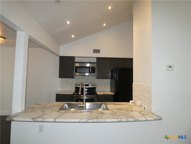 Building Photo - 14745 Babcock Rd