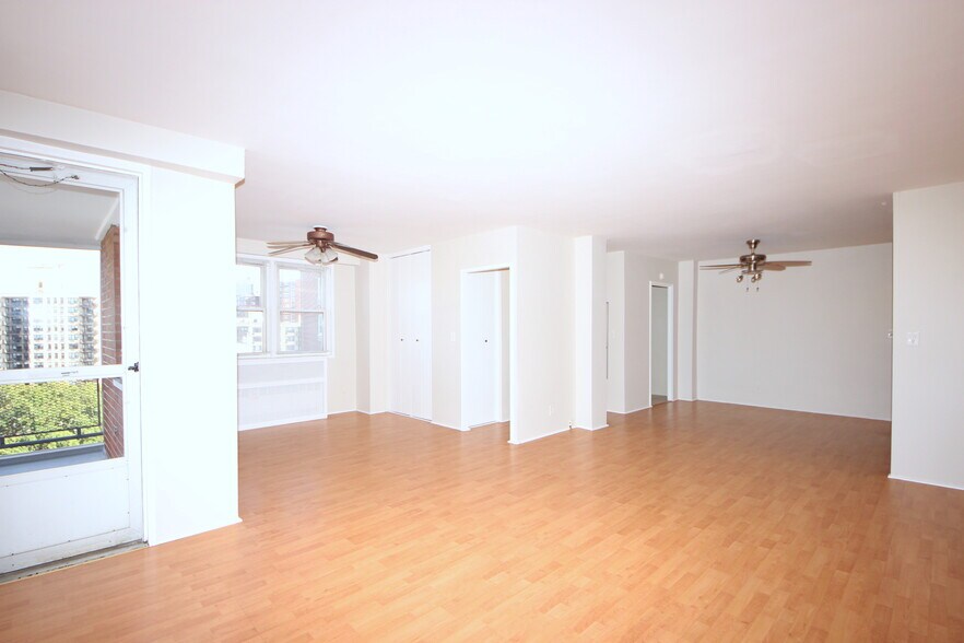Building Photo - 444 Bedford St