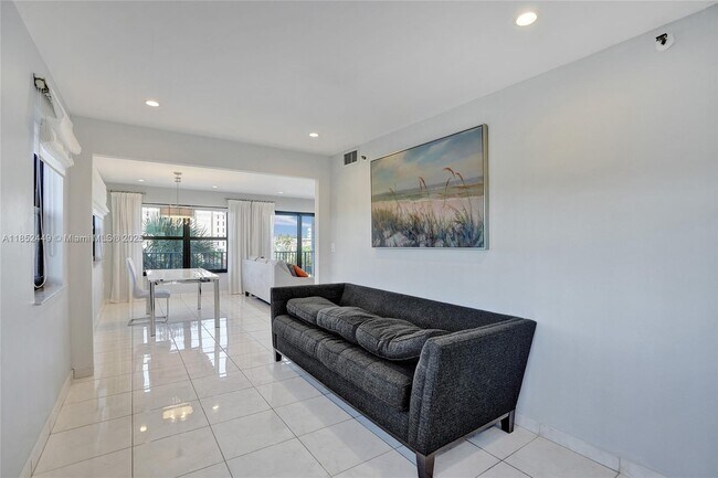 Building Photo - 1201 S Ocean Dr