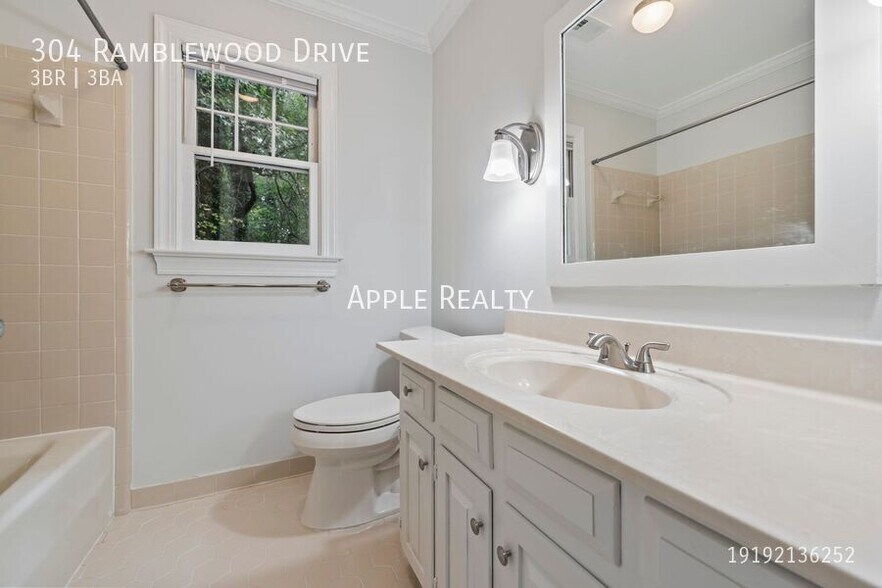 Building Photo - 304 Ramblewood Dr