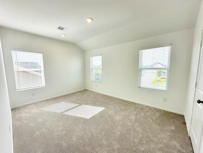 Building Photo - 26607 Woodland Strawberry Ln