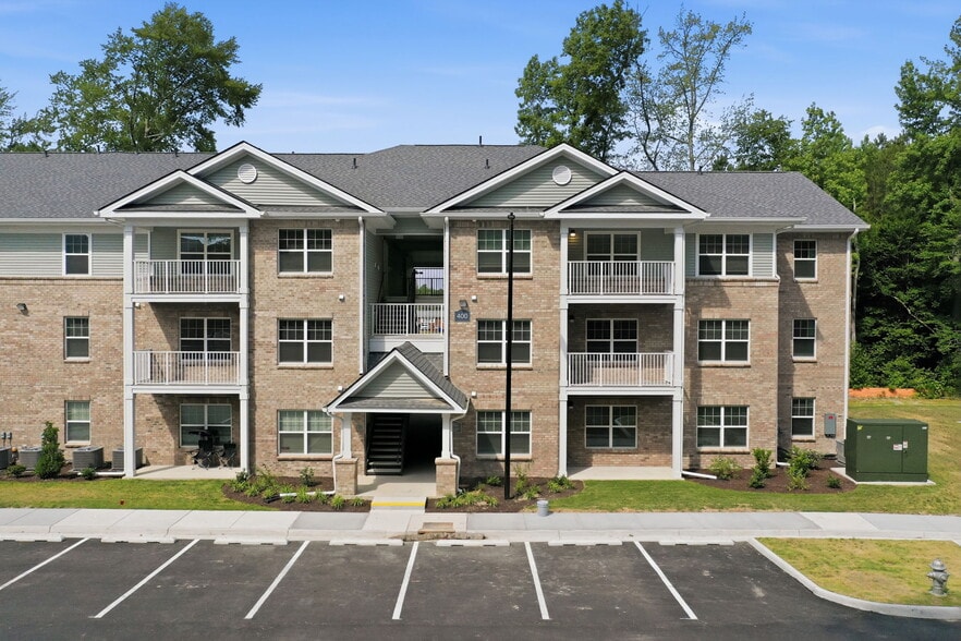 Building Photo - Oak Terrace
