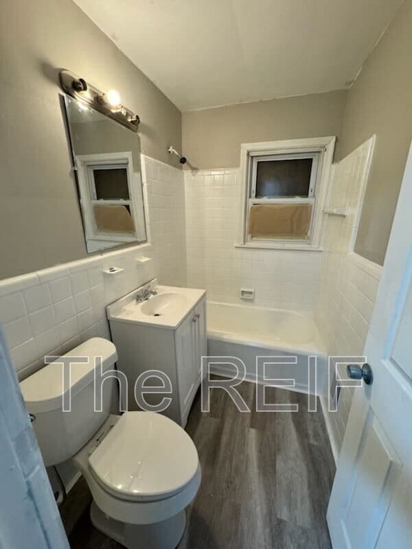 Building Photo - 20045 Greenlawn St