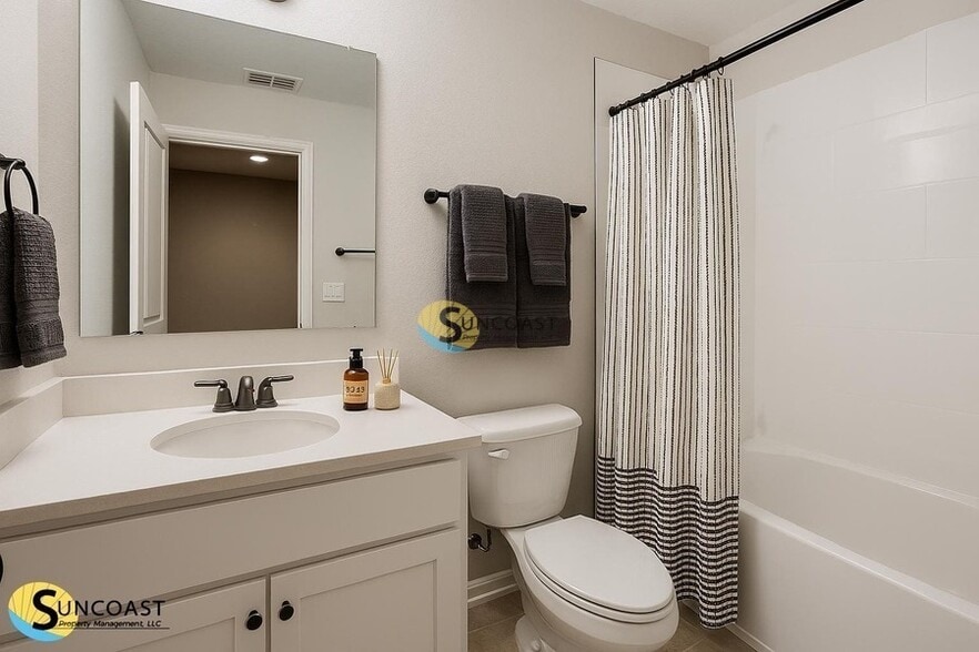 Building Photo - 3821 SW 43rd Ct