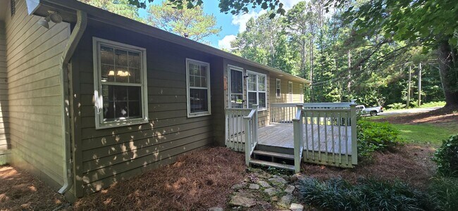 Building Photo - 132 Johnson Dr