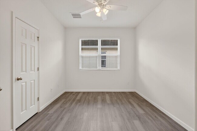 Building Photo - 10552 SW Toren Wy