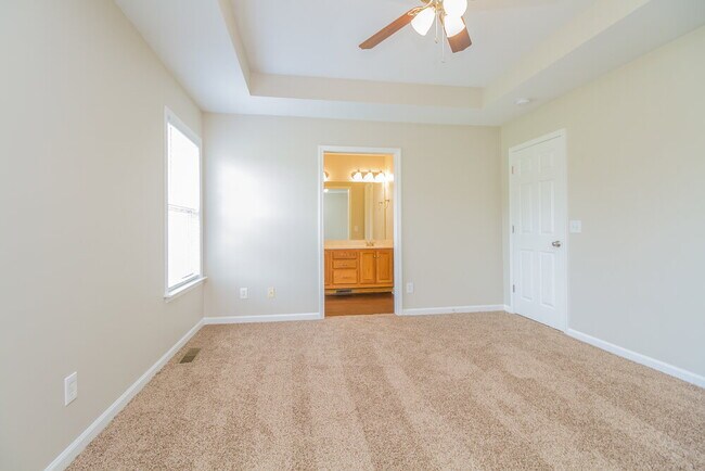 Building Photo - 2619 Danbury Cir