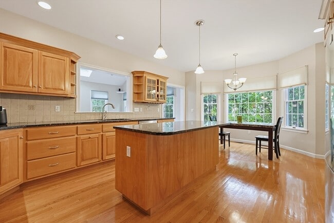 Building Photo - 6 Waterville Ln