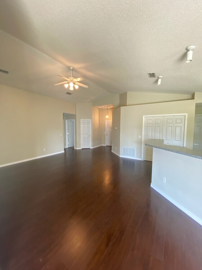 Building Photo - 286 Limestone Cir