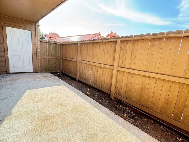Building Photo - 10555 Turtlewood Ct