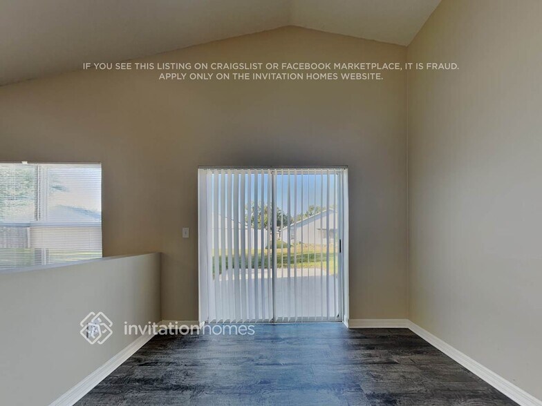 Building Photo - 28418 Meadowrush Way
