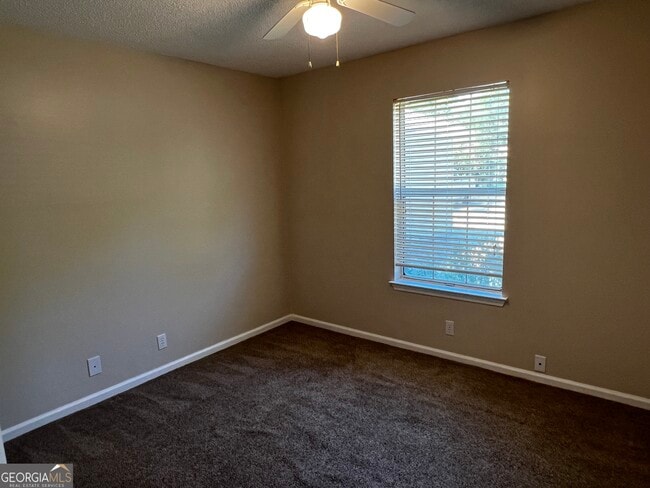 Building Photo - 105 Baytree Ct