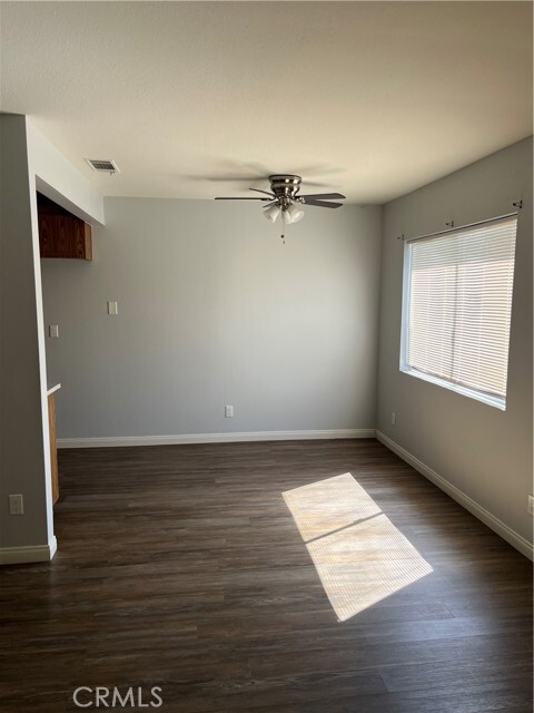 Building Photo - 589 Solano Dr