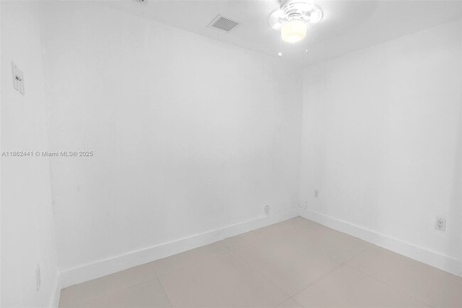 Building Photo - 6402 SW 93rd Pl