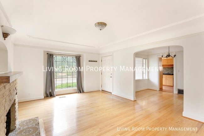 Building Photo - 5905 NE 33rd Ave