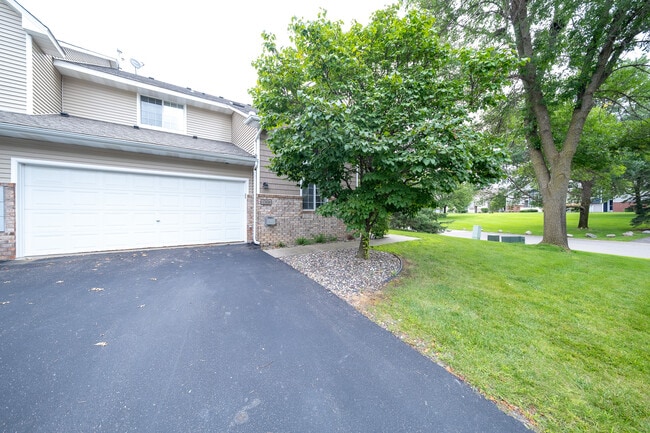 Building Photo - 17870 Cobblestone Way
