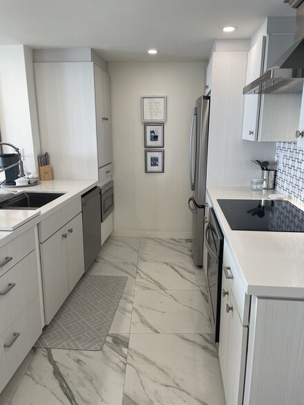 Kitchen - 700 E Ocean Blvd