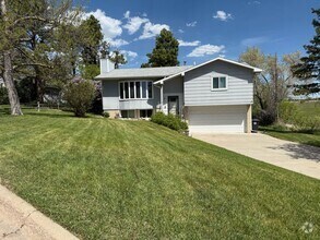 Building Photo - ~ APPLICATIONS PENDING ~ 3 Bedroom, 3 Bath...