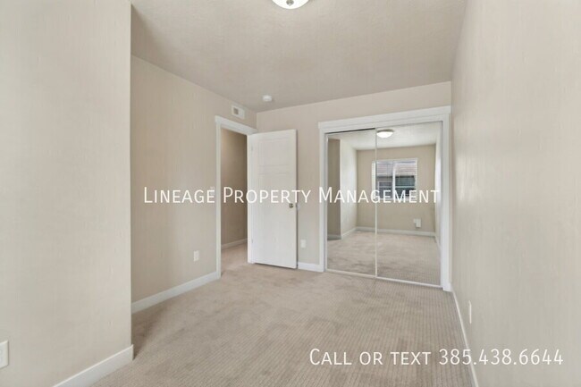 Building Photo - 11234 Summer Heights Dr