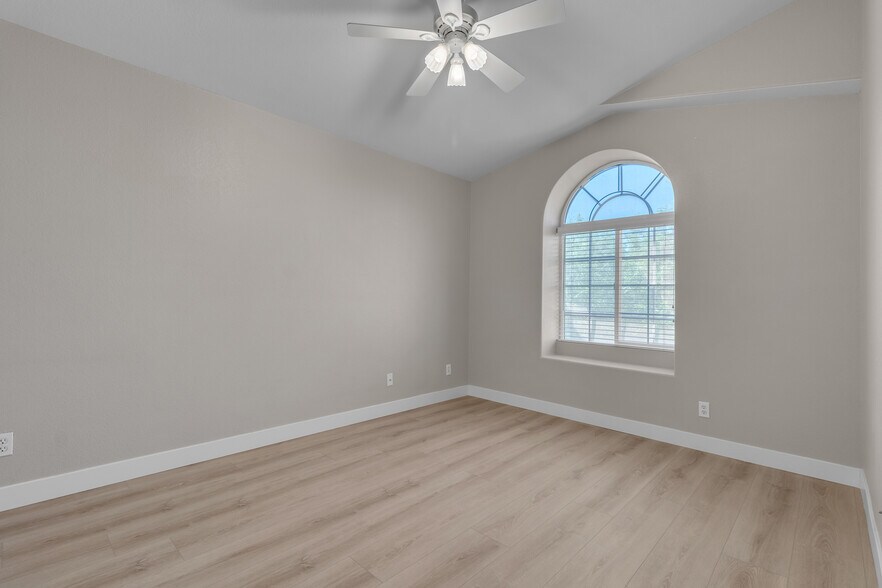 Building Photo - 1568 Lamplight Village Ln