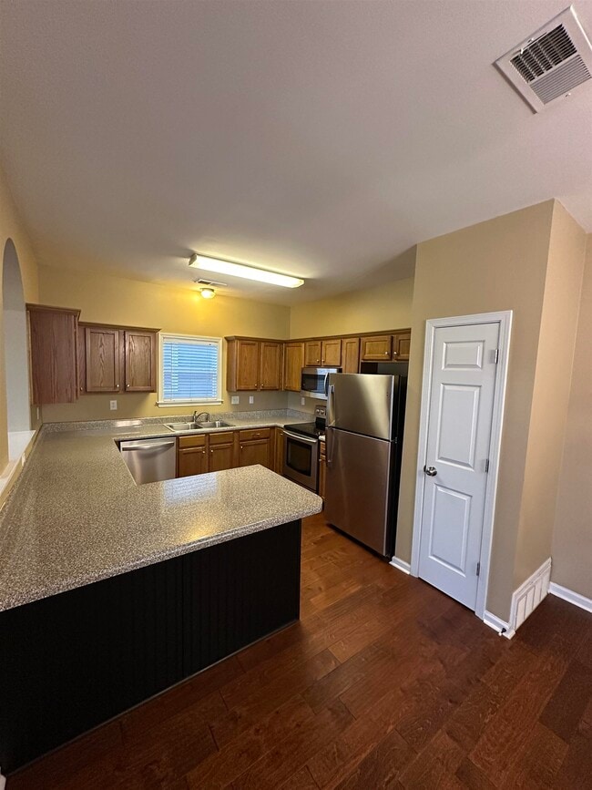 Building Photo - 1354 Island Pl E