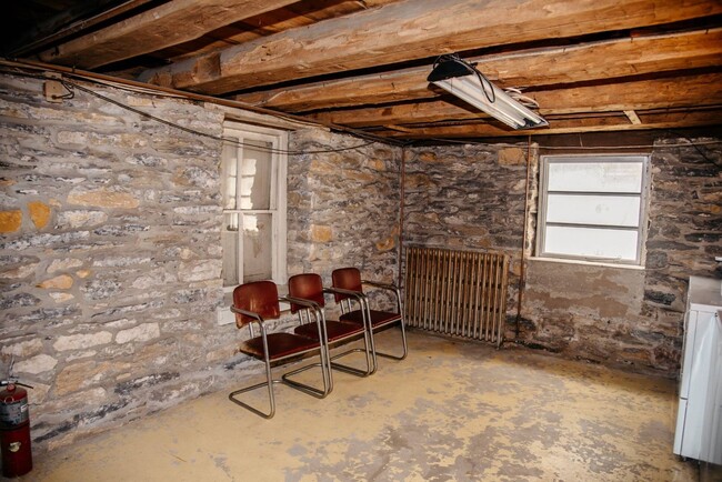 Building Photo - 2933 Horseshoe Pike