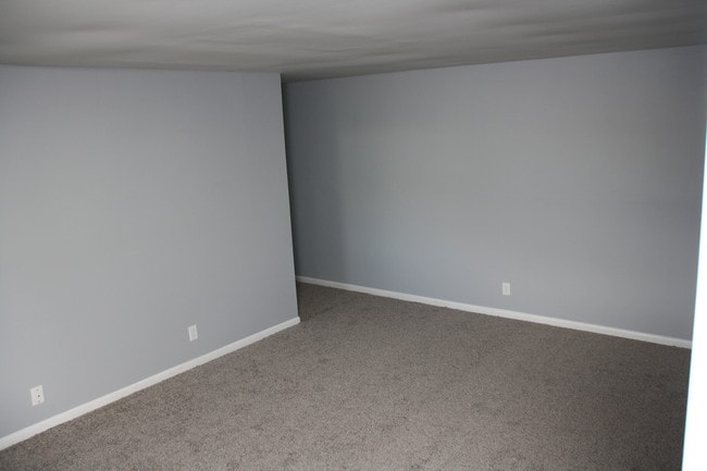 Building Photo - MOVE IN TODAY! Limited Units Available