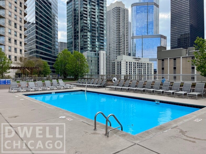 Building Photo - 545 N Dearborn St