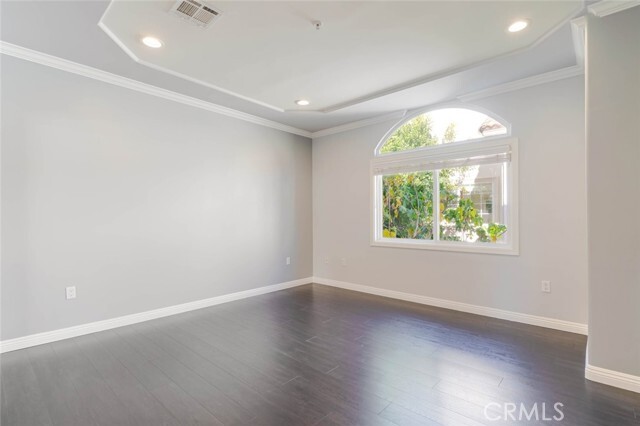 Building Photo - 711 E Angeleno Ave