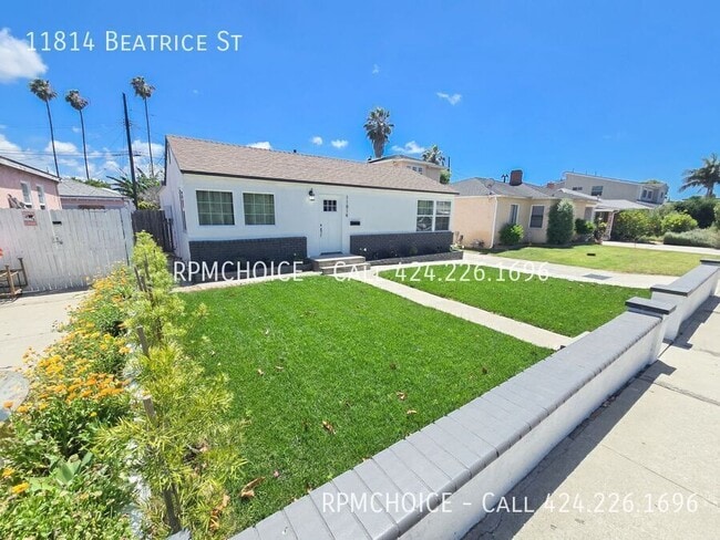 Building Photo - 11814 Beatrice St