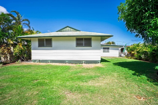 Building Photo - Welcome Home to Waimanalo!