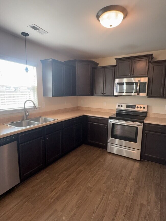 Building Photo - 101 Barnhouse Rd