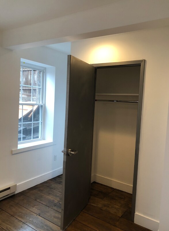 Building Photo - 233 1st St