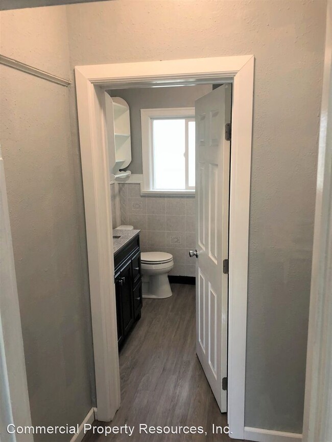 Building Photo - 400 Glen Creek Rd NW